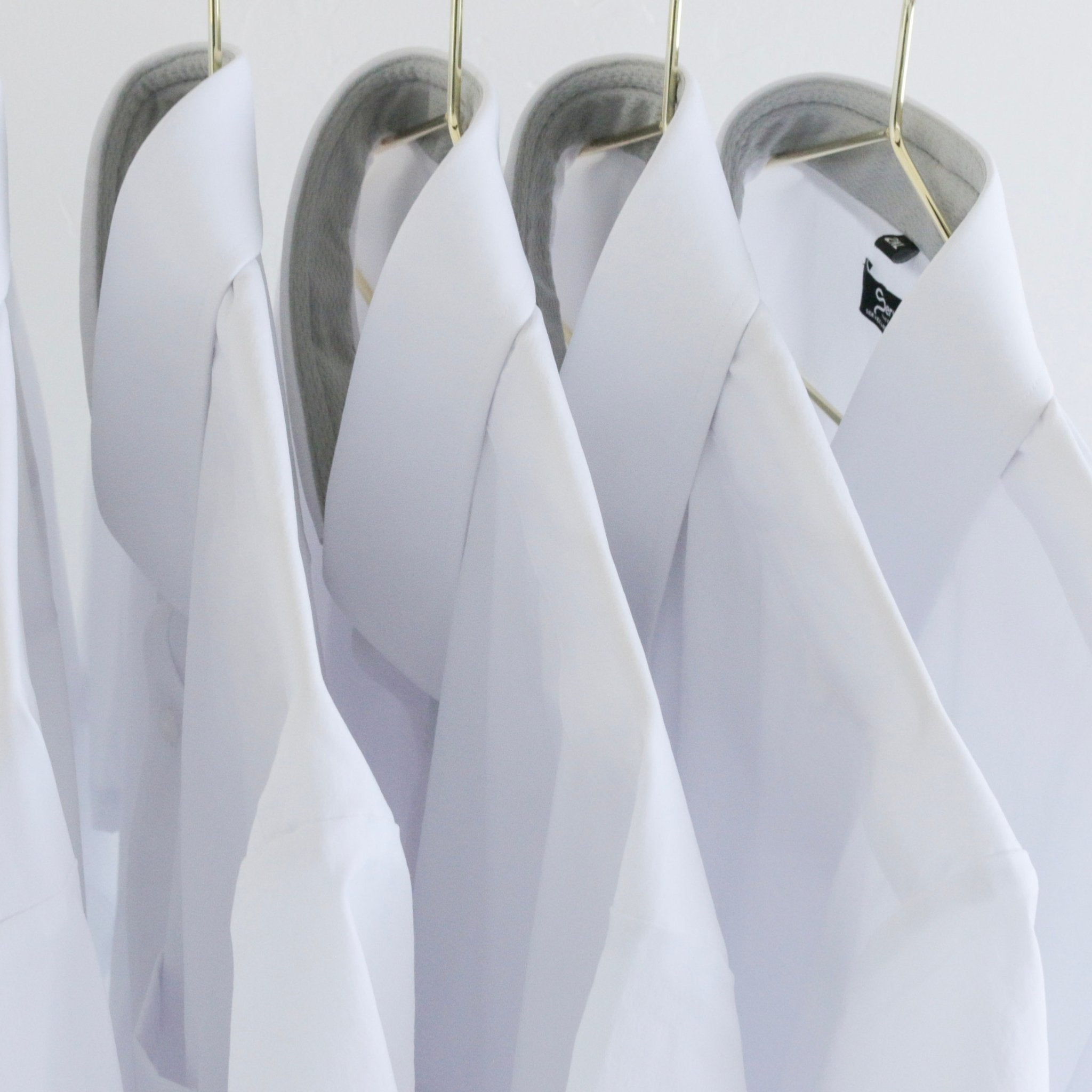 Breathable White Short Sleeve Dress Shirt - Slim / S